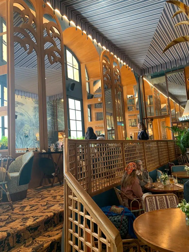 etage café laperouse