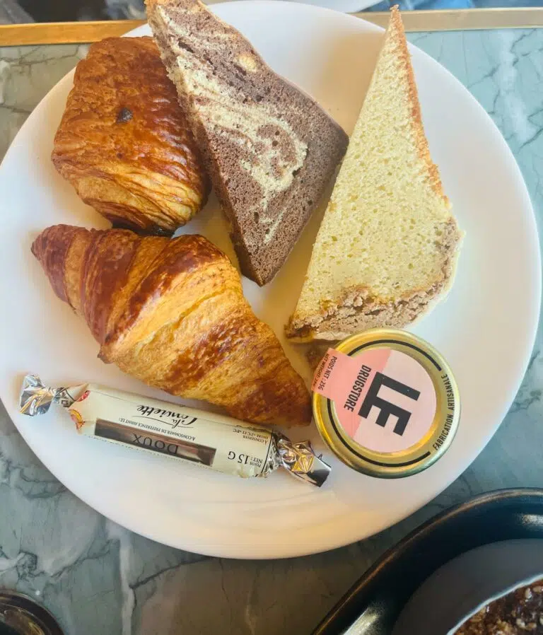 Le Brunch du Drugstore : Une expérience gourmande dans Paris