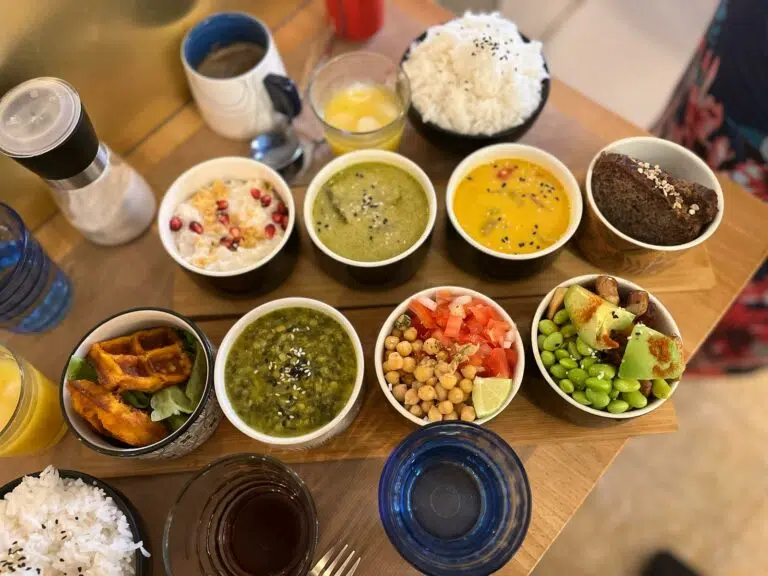 Le Brunch Vegan à ne pas manquer chez Riz Riz : un voyage gustatif au cœur de Paris