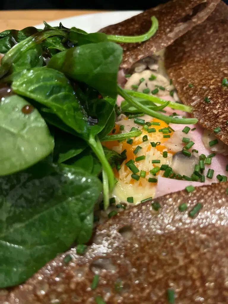 Brutus Crêperie : la Bretagne chic du 10e arrondissement