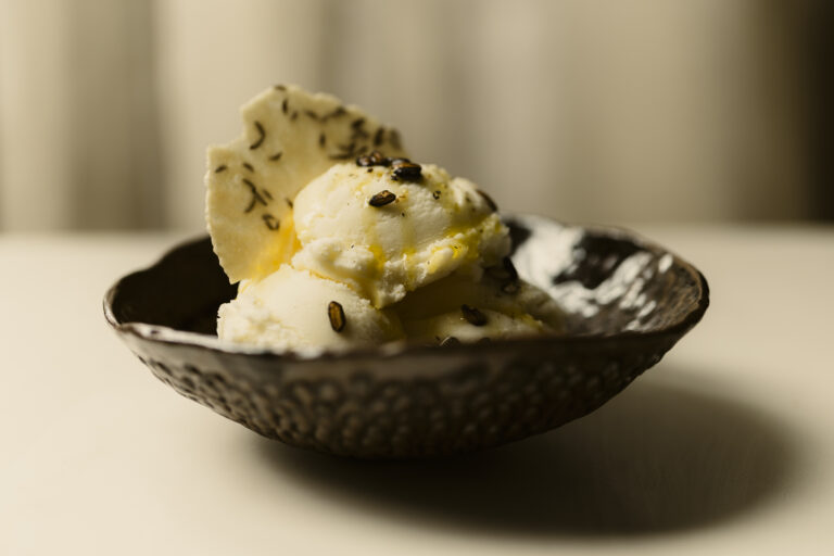 FUMO à Paris : la glace gastronomique qui casse les codes dans le Marais