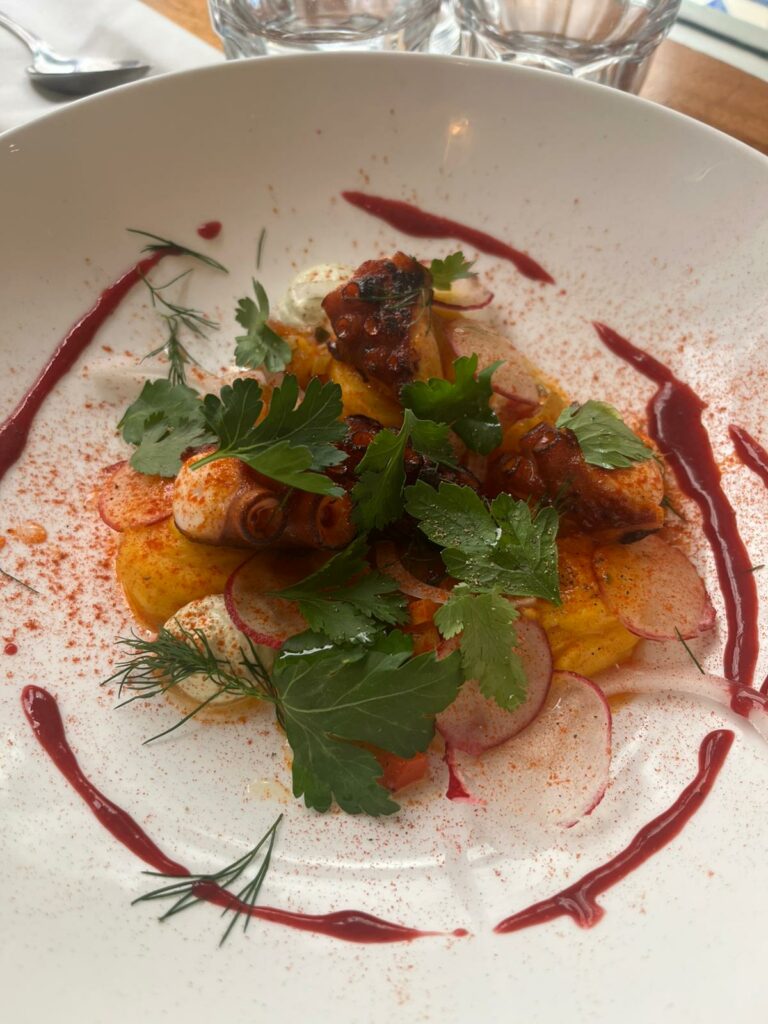 Blanca : une adresse intime entre Paris, l’Argentine et le Pays basque