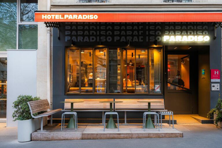 Hôtel Paradiso Paris : Notre avis sur le premier hôtel-cinéma insolite signé mk2