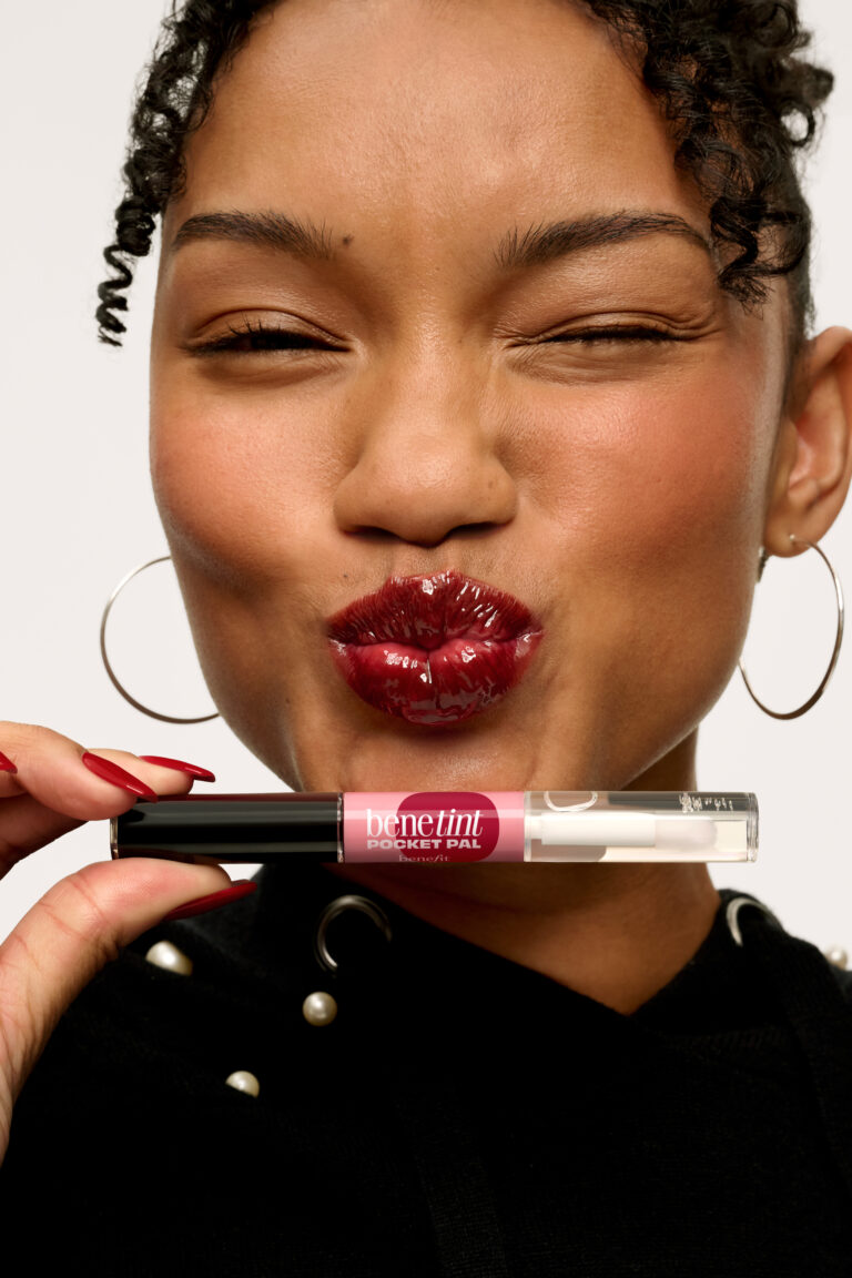 Le retour des lip stains : pourquoi le Benetint de Benefit est toujours culte en 2026